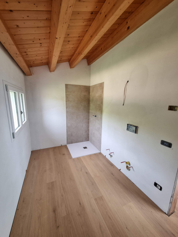 Grancona di Val Liona, sita in una posizione panoramica strepitosa e baciata dal sole grazie ad u...