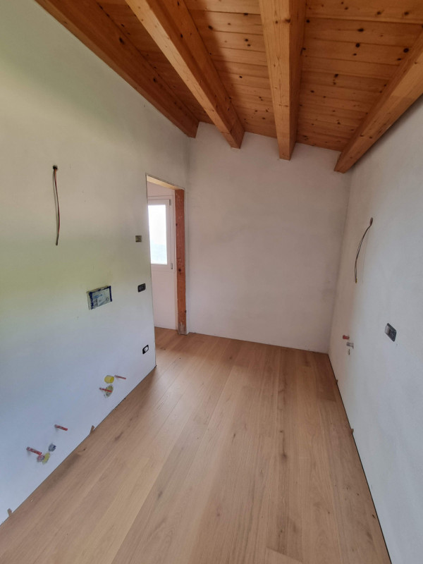 Grancona di Val Liona, sita in una posizione panoramica strepitosa e baciata dal sole grazie ad u...