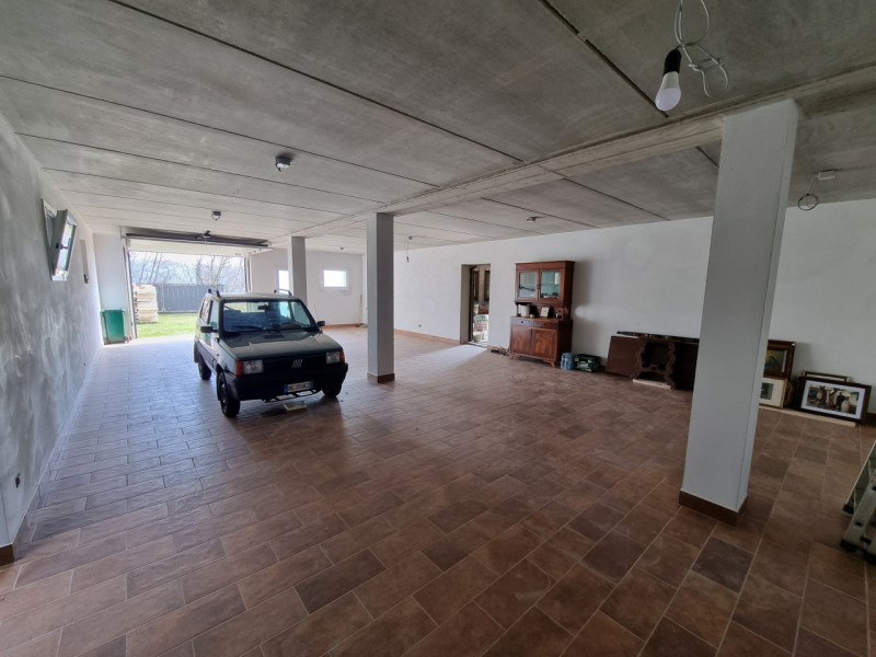 Grancona di Val Liona, sita in una posizione panoramica strepitosa e baciata dal sole grazie ad u...