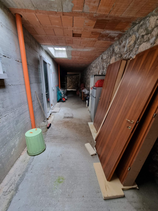 Grancona di Val Liona, sita in una posizione panoramica strepitosa e baciata dal sole grazie ad u...