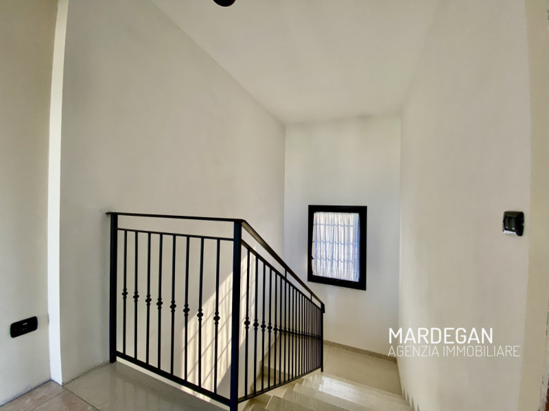 Quando vieni a scoprirlo? 
Situata a Campagnalta, proponiamo in vendita questa bifamiliare affian...