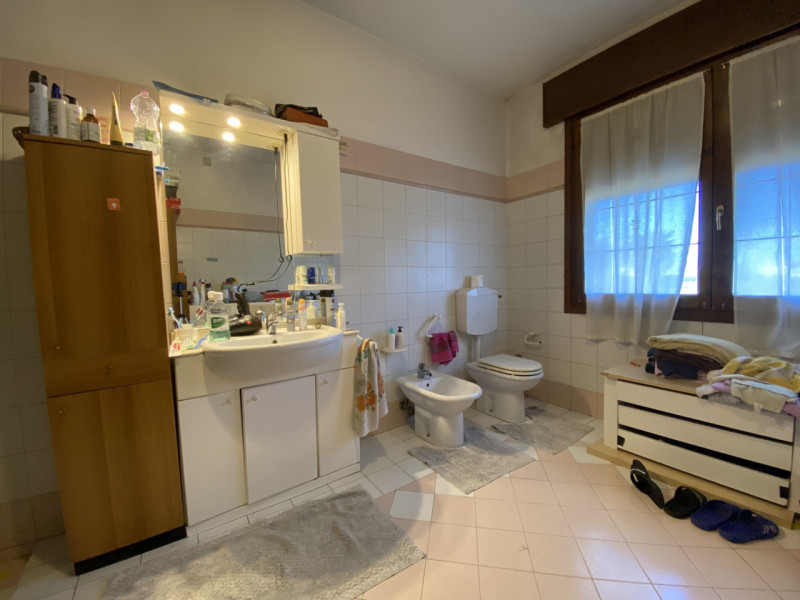 In una bella zona di San Martino di Lupari Ti proponiamo un'abitazione indipendente suddivisa in ...