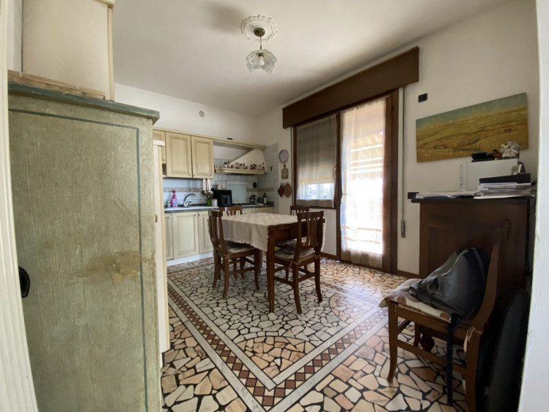 In una bella zona di San Martino di Lupari Ti proponiamo un'abitazione indipendente suddivisa in ...