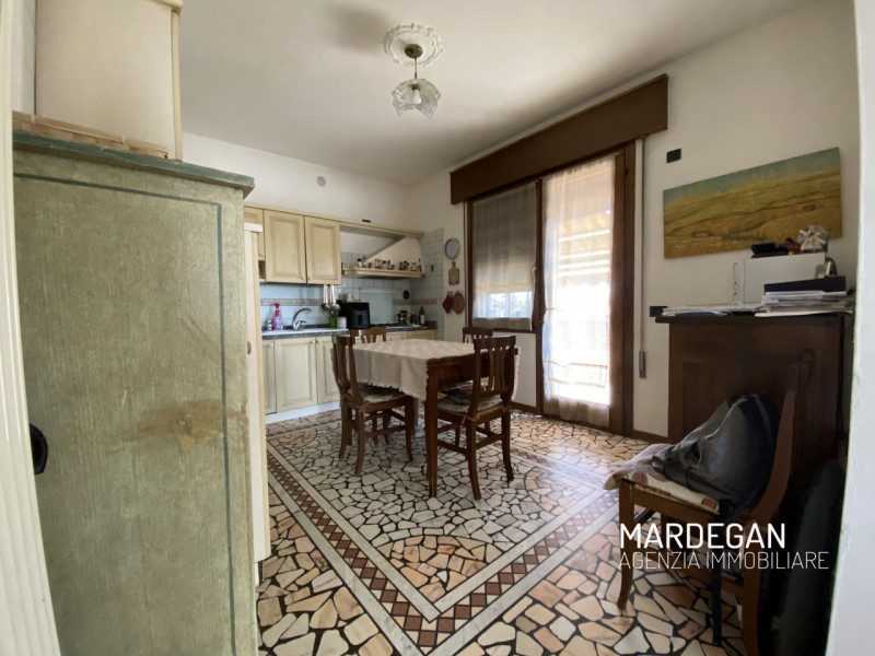 In una bella zona di San Martino di Lupari Ti proponiamo un'abitazione indipendente suddivisa in ...