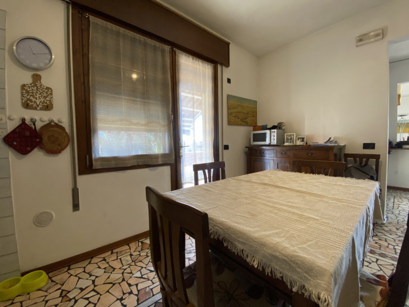 In una bella zona di San Martino di Lupari Ti proponiamo un'abitazione indipendente suddivisa in ...