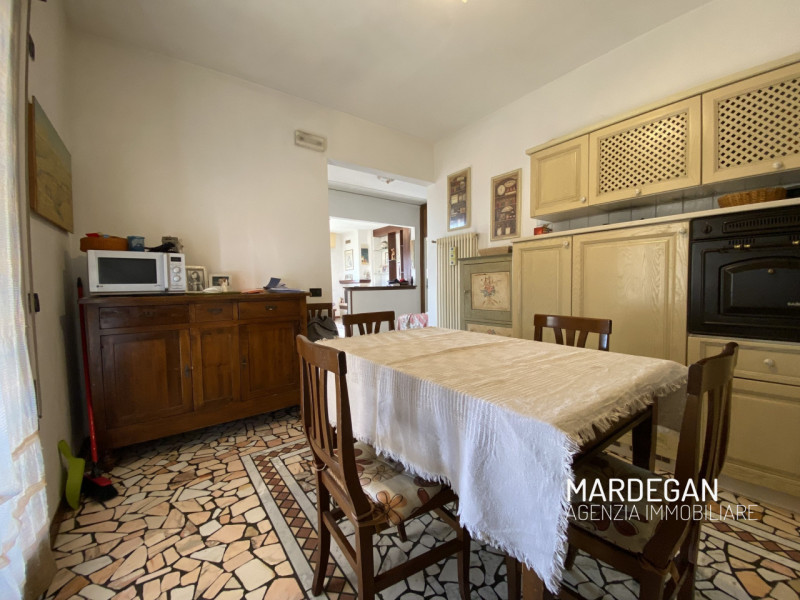 In una bella zona di San Martino di Lupari Ti proponiamo un'abitazione indipendente suddivisa in ...