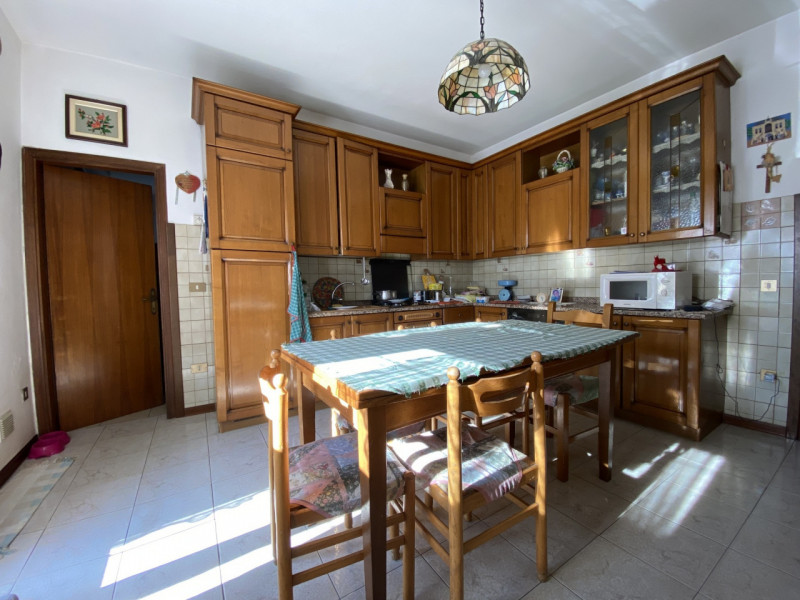 In una bella zona di San Martino di Lupari Ti proponiamo un'abitazione indipendente suddivisa in ...