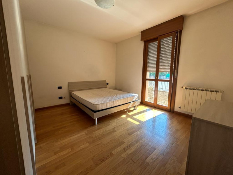 Da non perdere! 
Recente appartamento bilocale con zona giorno open-space arredata, piccolo giard...