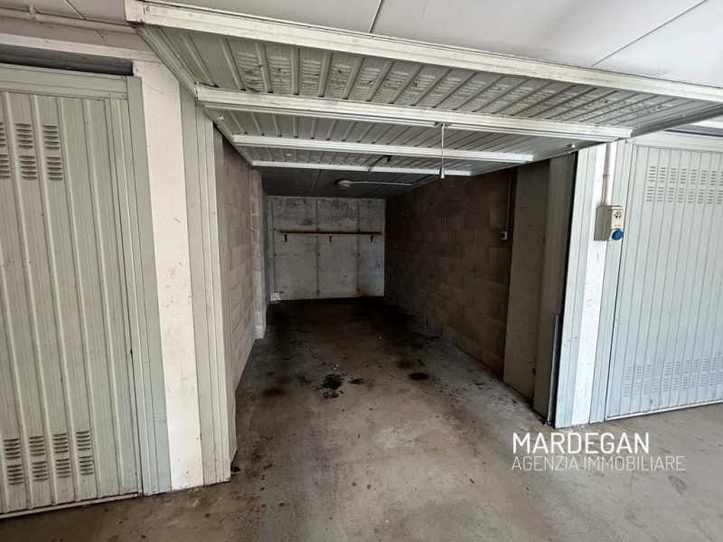 Da non perdere! 
Recente appartamento bilocale con zona giorno open-space arredata, piccolo giard...