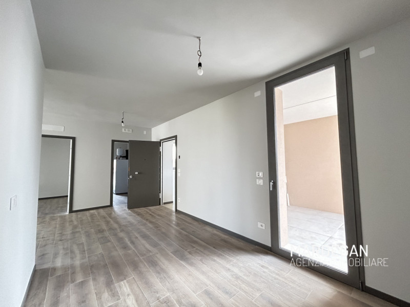 TRICAMERE PRIMO E ULTIMO PIANO CON TERRAZZONE DI BEN 19 MQ!
Quando vieni a scoprirlo? Telefona ad...