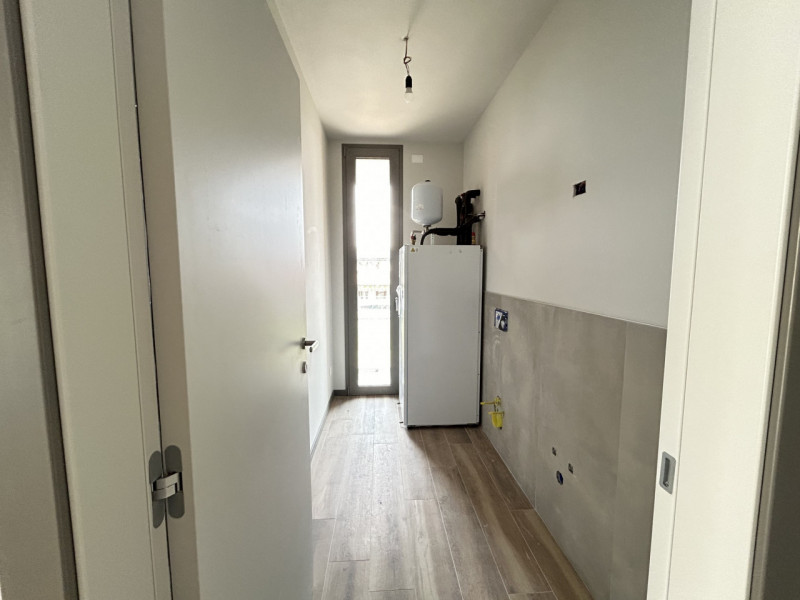 TRICAMERE PRIMO E ULTIMO PIANO CON TERRAZZONE DI BEN 19 MQ!
Quando vieni a scoprirlo? Telefona ad...