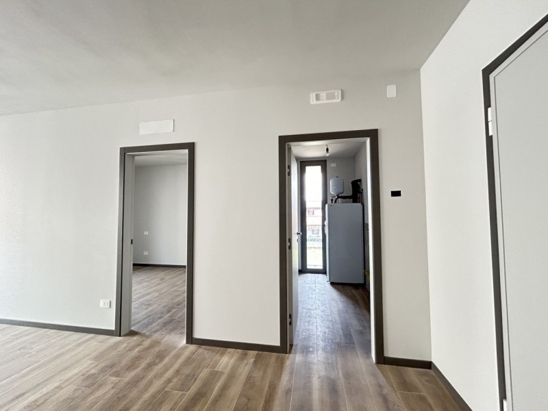 TRICAMERE PRIMO E ULTIMO PIANO CON TERRAZZONE DI BEN 19 MQ!
Quando vieni a scoprirlo? Telefona ad...