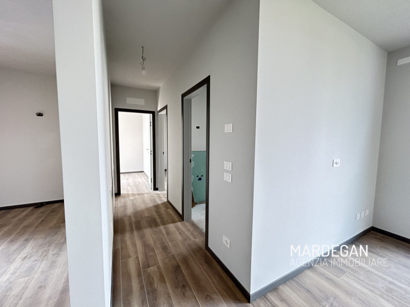 TRICAMERE PRIMO E ULTIMO PIANO CON TERRAZZONE DI BEN 19 MQ!
Quando vieni a scoprirlo? Telefona ad...