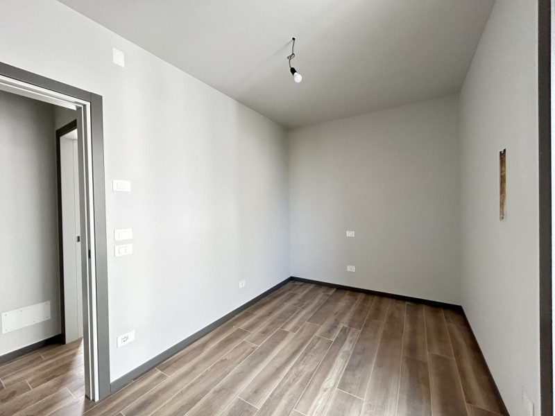 TRICAMERE PRIMO E ULTIMO PIANO CON TERRAZZONE DI BEN 19 MQ!
Quando vieni a scoprirlo? Telefona ad...