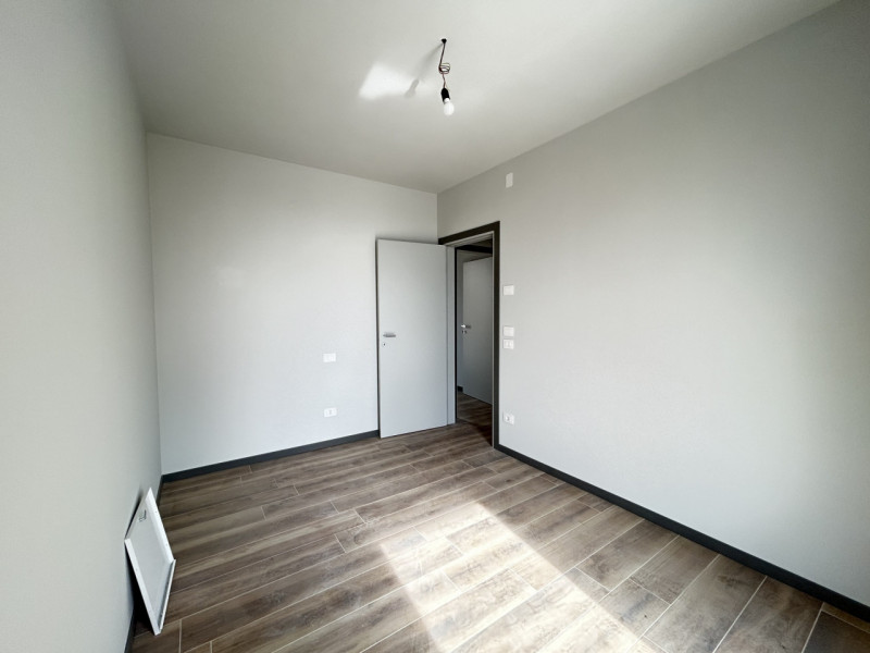 TRICAMERE PRIMO E ULTIMO PIANO CON TERRAZZONE DI BEN 19 MQ!
Quando vieni a scoprirlo? Telefona ad...