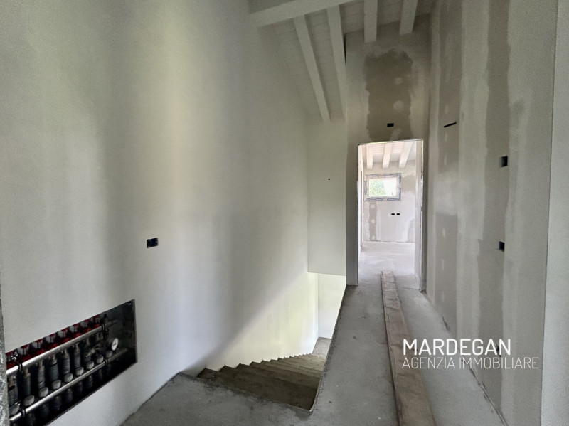 Quando vieni a scoprirla? 
Questa abitazione di NUOVA REALIZZAZIONE consegnata FINITA é situata i...