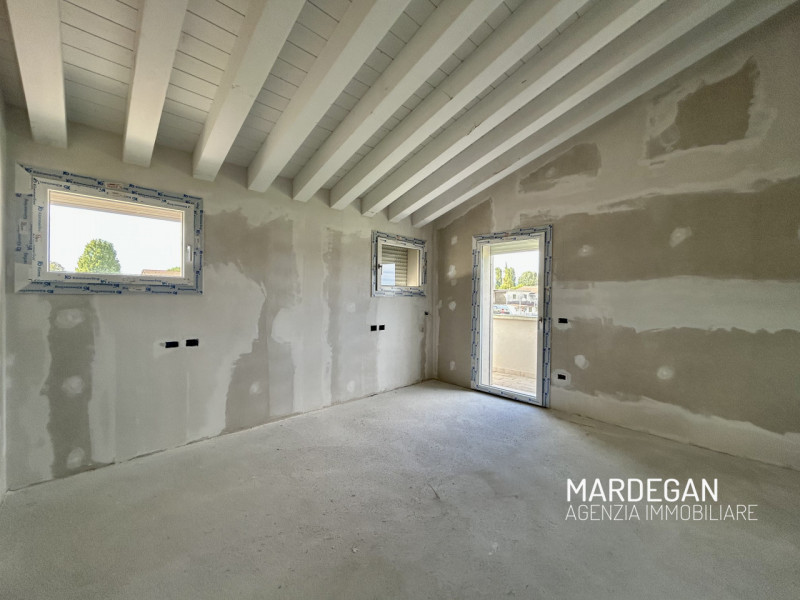 Quando vieni a scoprirla? 
Questa abitazione di NUOVA REALIZZAZIONE consegnata FINITA é situata i...