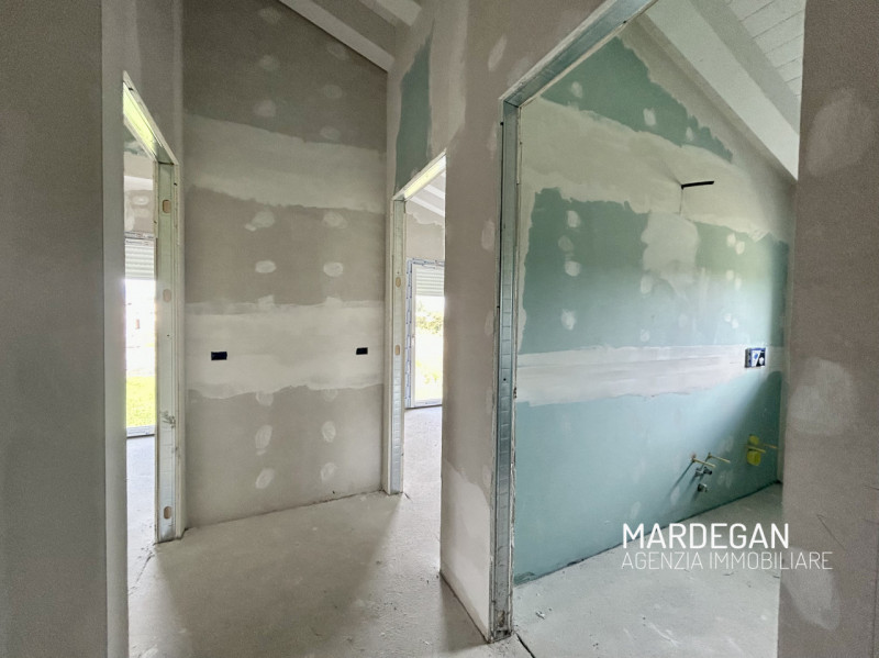 Quando vieni a scoprirla? 
Questa abitazione di NUOVA REALIZZAZIONE consegnata FINITA é situata i...