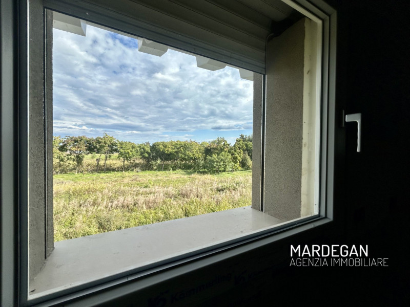 Quando vieni a scoprirla? 
Questa abitazione di NUOVA REALIZZAZIONE consegnata FINITA é situata i...