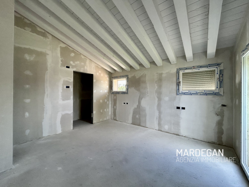 Quando vieni a scoprirla? 
Questa abitazione di NUOVA REALIZZAZIONE consegnata FINITA é situata i...