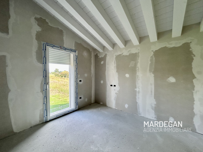 Quando vieni a scoprirla? 
Questa abitazione di NUOVA REALIZZAZIONE consegnata FINITA é situata i...