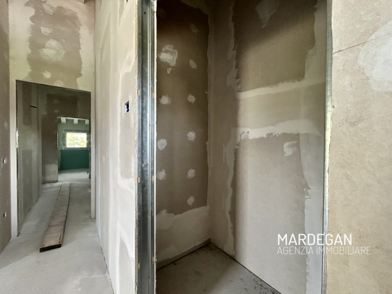 Quando vieni a scoprirla? 
Questa abitazione di NUOVA REALIZZAZIONE consegnata FINITA é situata i...