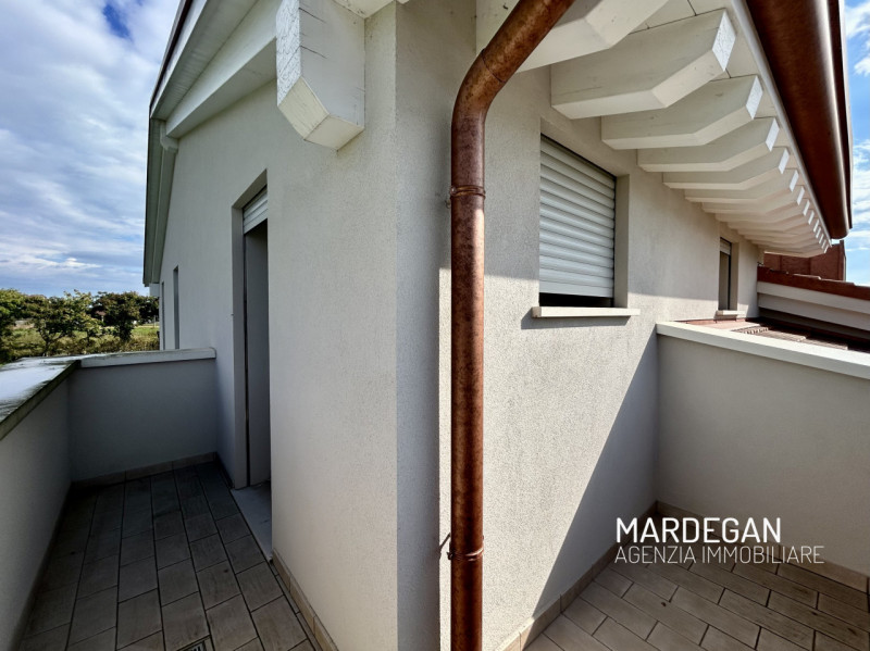 Quando vieni a scoprirla? 
Questa abitazione di NUOVA REALIZZAZIONE consegnata FINITA é situata i...