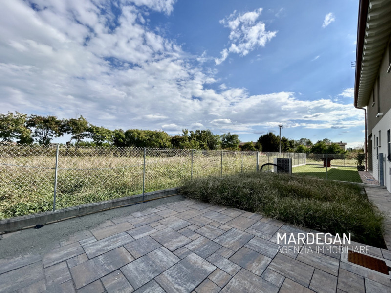 Quando vieni a scoprirla? 
Questa abitazione di NUOVA REALIZZAZIONE consegnata FINITA é situata i...