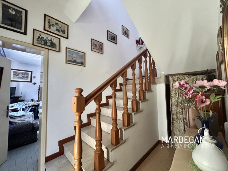 Quando vieni a scoprirlo?
In occasione vi offriamo uno splendido e luminoso casale in mezzo alla ...