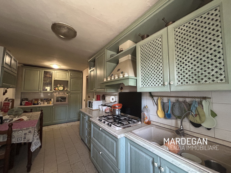 Quando vieni a scoprirlo?
In occasione vi offriamo uno splendido e luminoso casale in mezzo alla ...