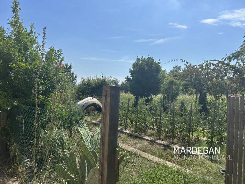 Quando vieni a scoprirlo?
In occasione vi offriamo uno splendido e luminoso casale in mezzo alla ...
