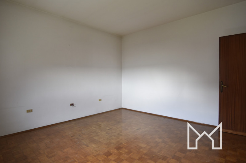 CAMPESE - Inserita in zona panoramica e comoda all'accesso alla superstrada, proponiamo villa sin...