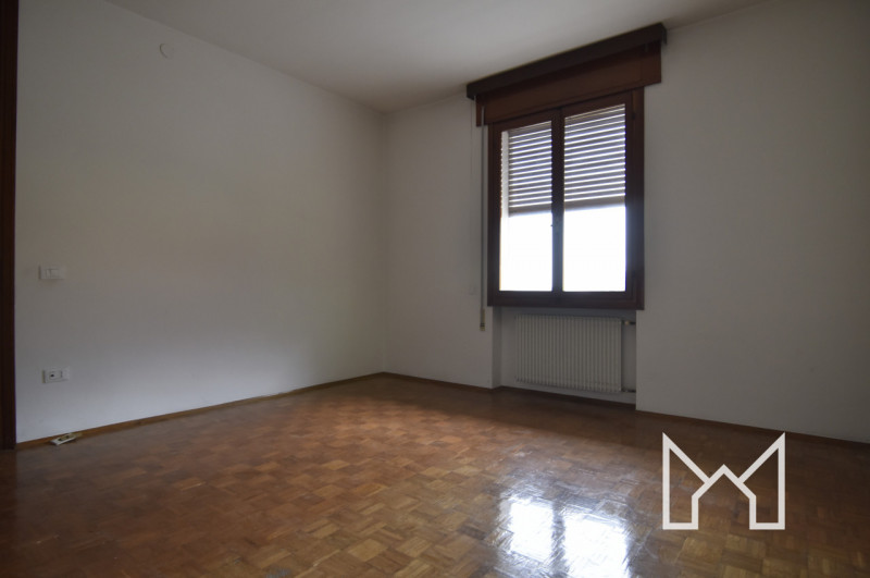 CAMPESE - Inserita in zona panoramica e comoda all'accesso alla superstrada, proponiamo villa sin...