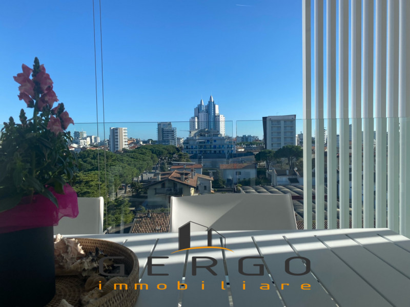 (Per INFO Mara 3481536890) ESCLUSIVA GERGO IMMOBILIARE - A Jesolo, a soli 400 mt da piazza Drago,...