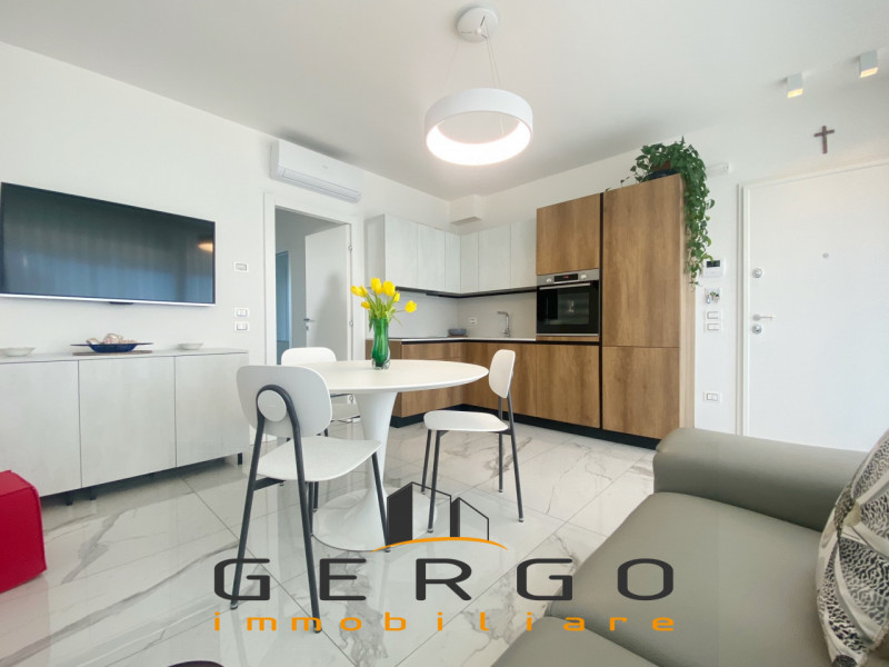 (Per INFO Mara 3481536890) ESCLUSIVA GERGO IMMOBILIARE - A Jesolo, a soli 400 mt da piazza Drago,...