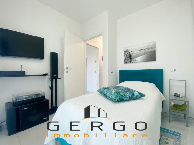 (Per INFO Mara 3481536890) ESCLUSIVA GERGO IMMOBILIARE - A Jesolo, a soli 400 mt da piazza Drago,...