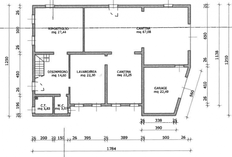Galzignano Valsanzibio. Casa singola ai piedi dei Colli Euganei, sviluppata su più livelli. Al Pr...