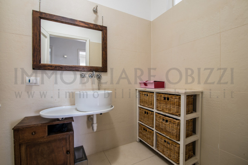 PADOVA - SANTA CROCE Appartamento che occupa tutto il secondo e ultimo piano di un elegante palaz...