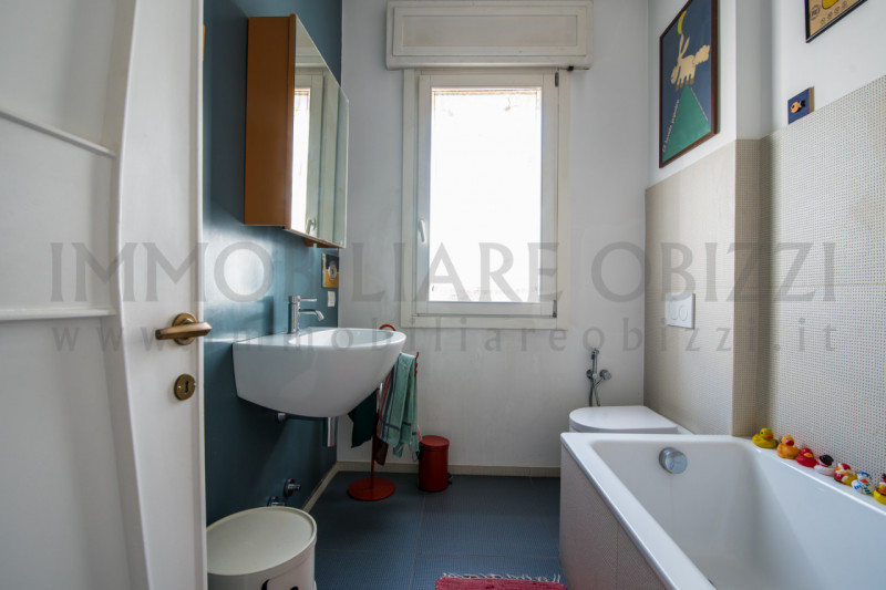 PADOVA - SANTA CROCE Appartamento che occupa tutto il secondo e ultimo piano di un elegante palaz...