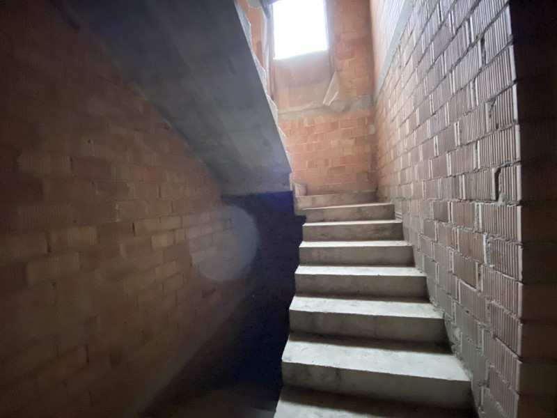 Scopri questa incredibile opportunità di investimento nel cuore della tranquilla zona di Rustega,...