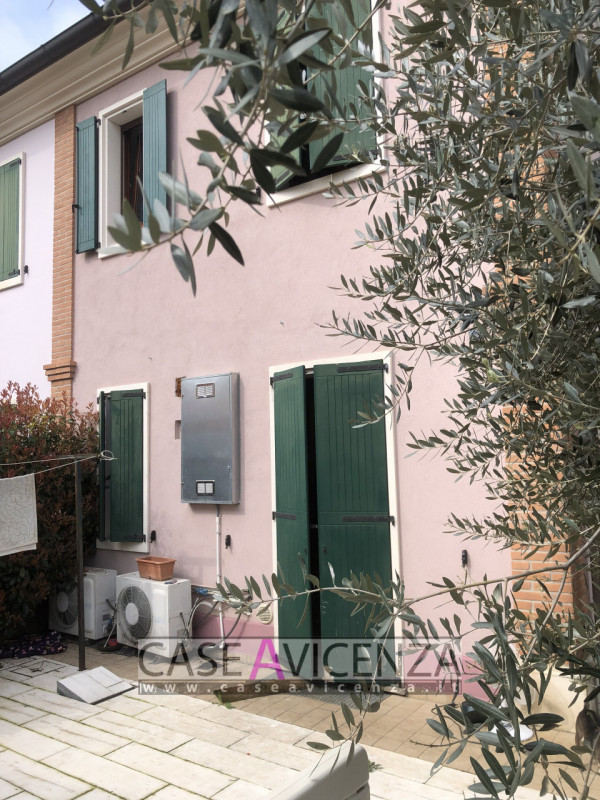 LUNGO LA RIVIERA BERICA - C.E.D - DISPONIBILE DAL 30 AGOSTO 2026 - Proponiamo introvabile casa di...