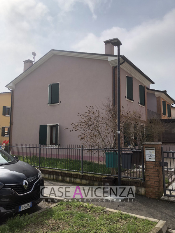 LUNGO LA RIVIERA BERICA - C.E.D - DISPONIBILE DAL 30 AGOSTO 2026 - Proponiamo introvabile casa di...