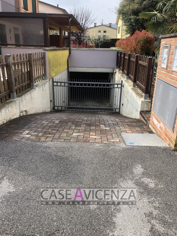 LUNGO LA RIVIERA BERICA - C.E.D - DISPONIBILE DAL 30 AGOSTO 2026 - Proponiamo introvabile casa di...