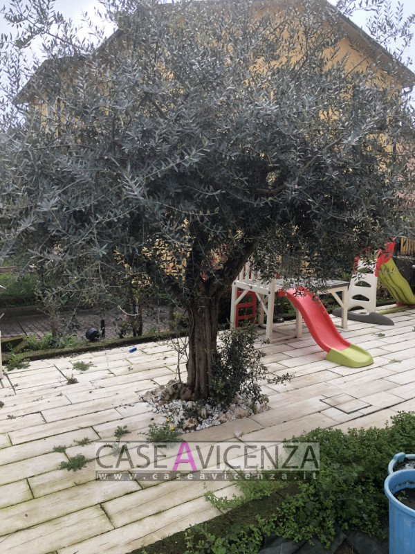 LUNGO LA RIVIERA BERICA - C.E.D - DISPONIBILE DAL 30 AGOSTO 2026 - Proponiamo introvabile casa di...