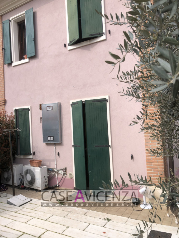 LUNGO LA RIVIERA BERICA - C.E.D - DISPONIBILE DAL 30 AGOSTO 2026 - Proponiamo introvabile casa di...