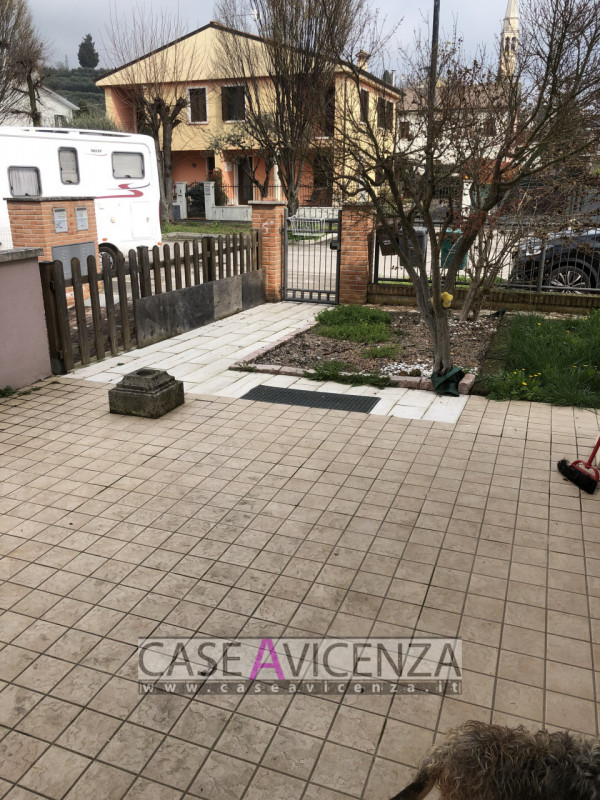 LUNGO LA RIVIERA BERICA - C.E.D - DISPONIBILE DAL 30 AGOSTO 2026 - Proponiamo introvabile casa di...