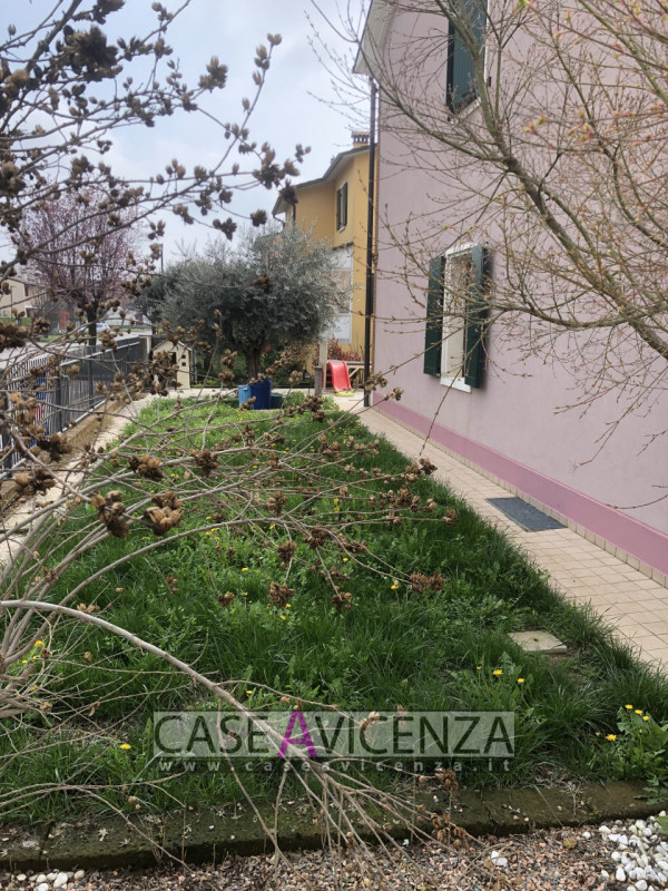 LUNGO LA RIVIERA BERICA - C.E.D - DISPONIBILE DAL 30 AGOSTO 2026 - Proponiamo introvabile casa di...