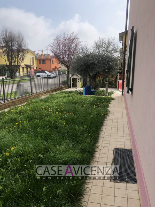 LUNGO LA RIVIERA BERICA - C.E.D - DISPONIBILE DAL 30 AGOSTO 2026 - Proponiamo introvabile casa di...