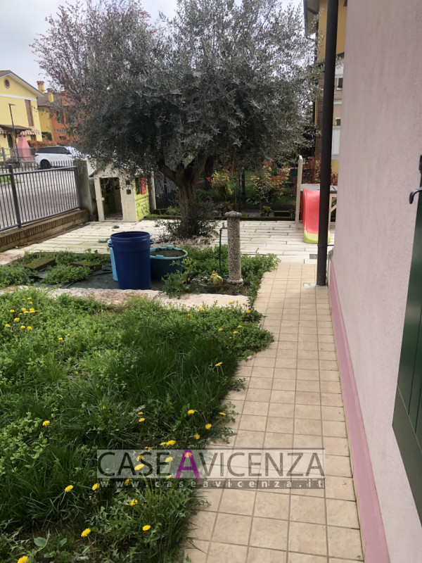 LUNGO LA RIVIERA BERICA - C.E.D - DISPONIBILE DAL 30 AGOSTO 2026 - Proponiamo introvabile casa di...