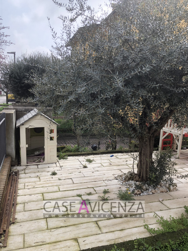 LUNGO LA RIVIERA BERICA - C.E.D - DISPONIBILE DAL 30 AGOSTO 2026 - Proponiamo introvabile casa di...
